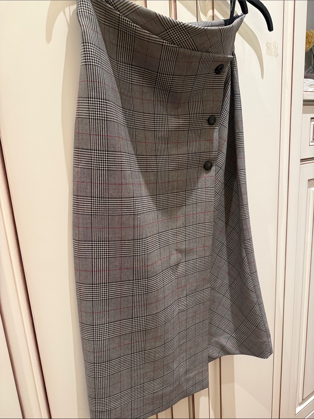 Babaton Gray Plaid Midi Skirt with Subtle Red Windowpane